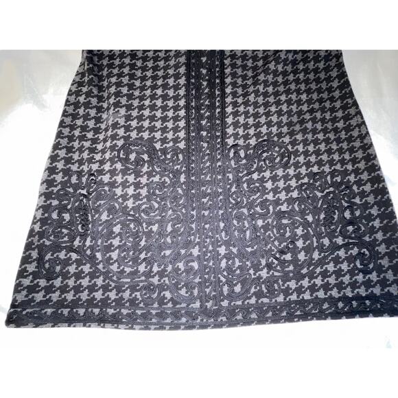 DM Donna Morgan Dress - Size 10 - Classy with Fantastic Applique Details‎ - Picture 3 of 9